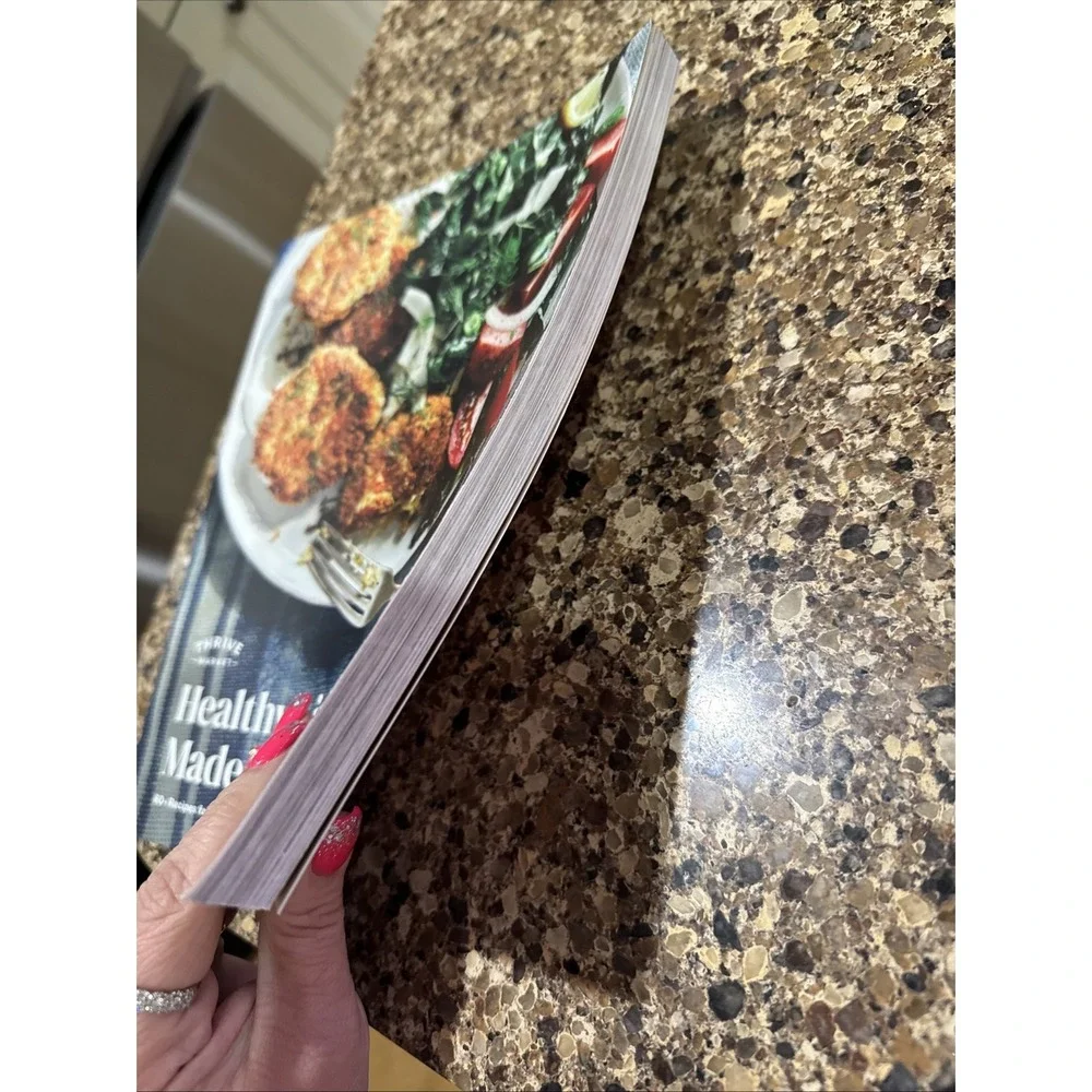 THRIVE MARKET Cookbook:  Healthy Living Made Easy, 60+ Recipes, Soft‎ Cover NEW